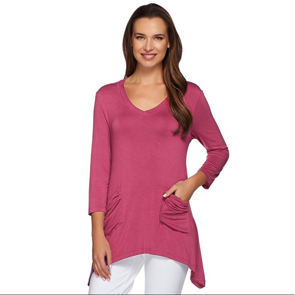 LOGO by Lori Goldstein V-neck Tee 3/4 Sleeves